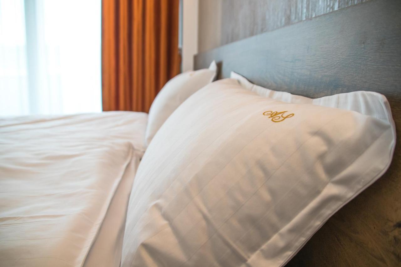 Hotel Angel Sofia Fălticeni Dış mekan fotoğraf
