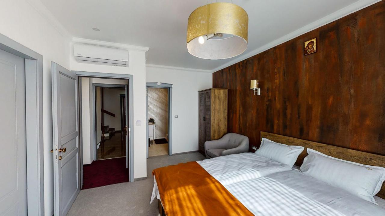 Hotel Angel Sofia Fălticeni Dış mekan fotoğraf