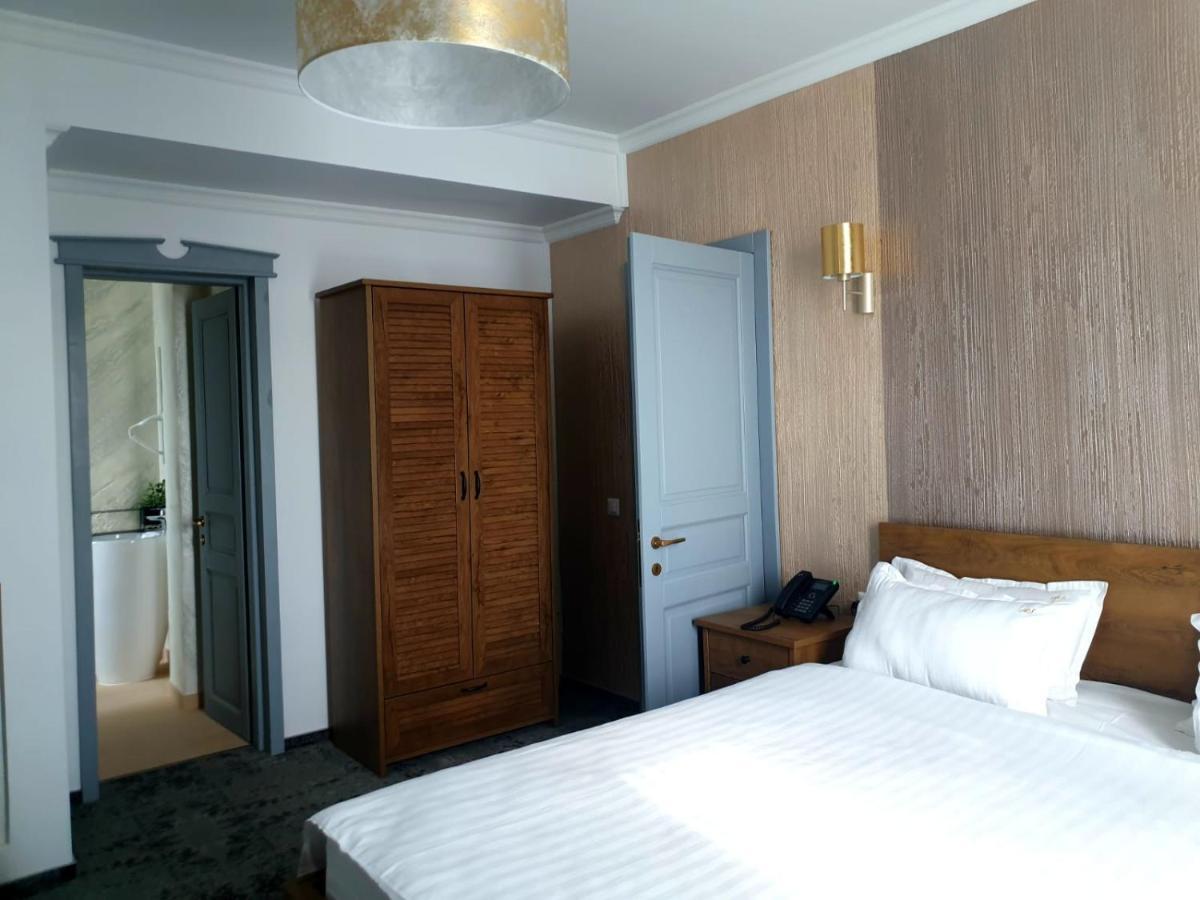 Hotel Angel Sofia Fălticeni Dış mekan fotoğraf